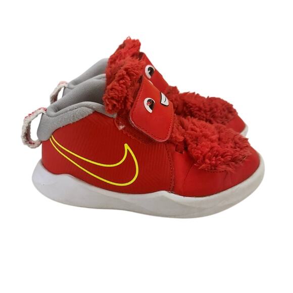 Nike Team Hustle D 9 Monster Shoes Red Fuzzy Toddler Size 9C Rare Kids - Picture 1 of 7